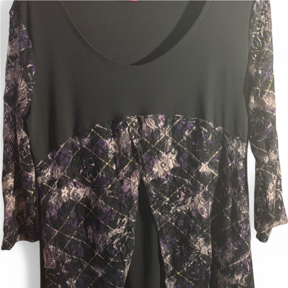 Elegant Black and Purple Women's Top